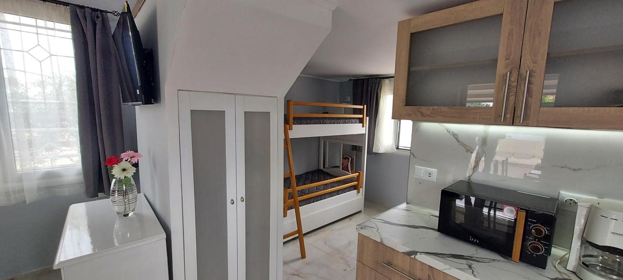 Filio'S Loft Near Airport Villa Артемида Екстериор снимка